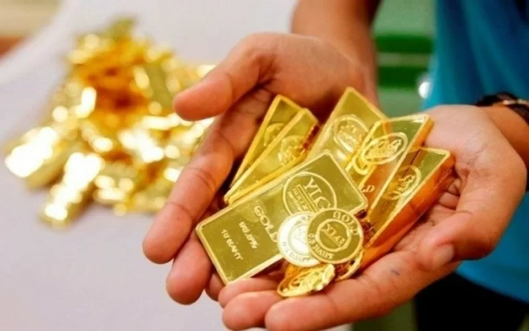 Nên mua vàng miếng hay vàng nhẫn sẽ tốt hơn?