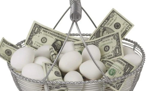 Sai lầm phổ biến dẫn đến phá sản vì chơi chứng khoán- Bỏ chung hết trứng vào một giỏ
